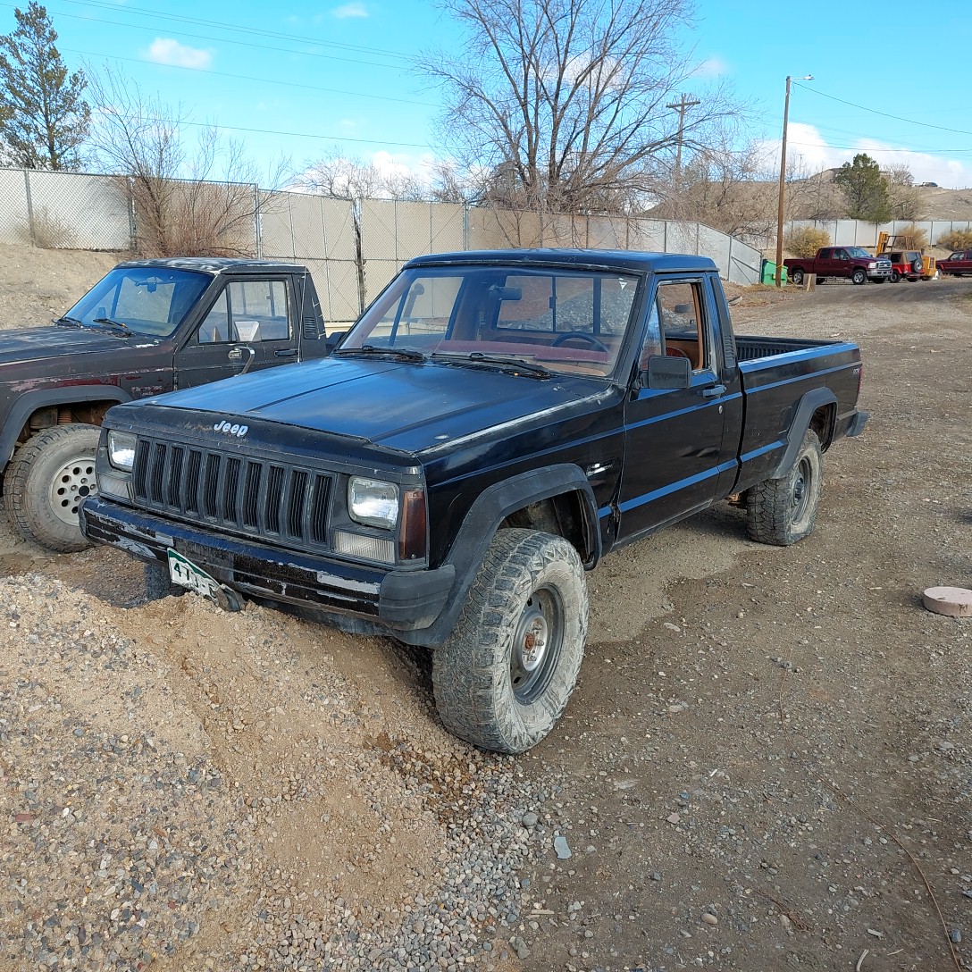 1986 Jeep Comanche MJ Black