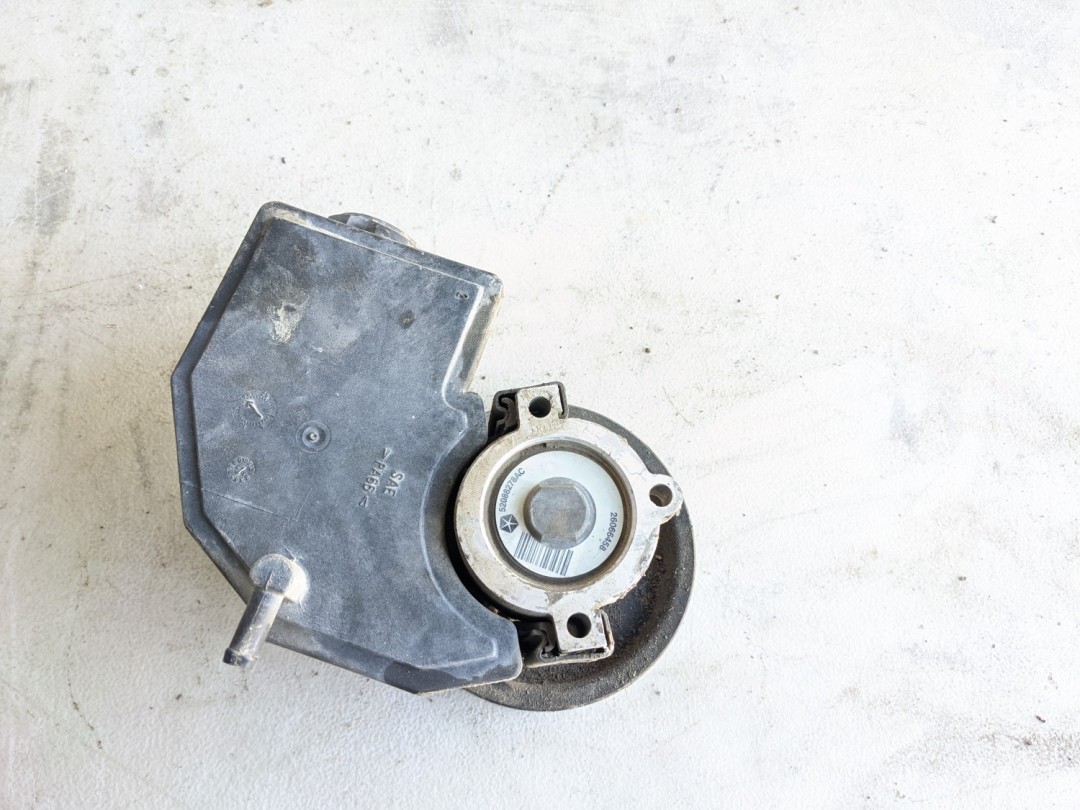 Grand Cherokee WJ Power Steering Pump Reservoir 4.0L 9904 52088278AC