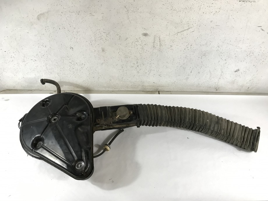 Jeep Wrangler YJ Air Filter Intake Assembly 4.2L Engine 19871990