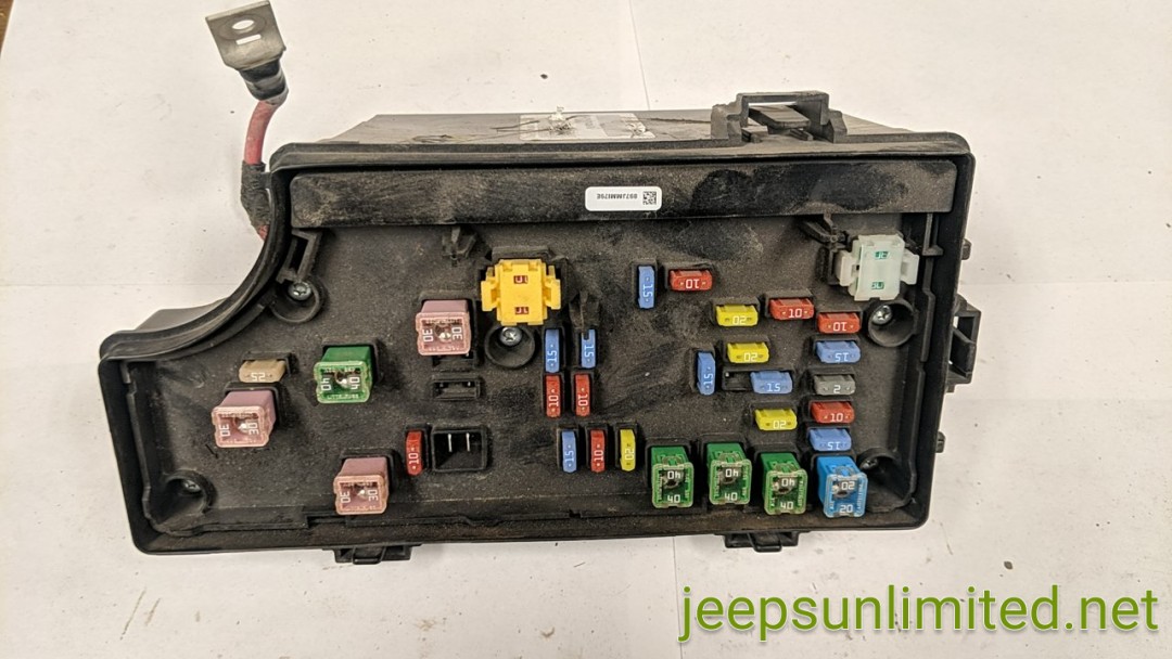 Jeep Compass Patriot TIPM Totally Integrated Power Module Fuse Box 68289248AA