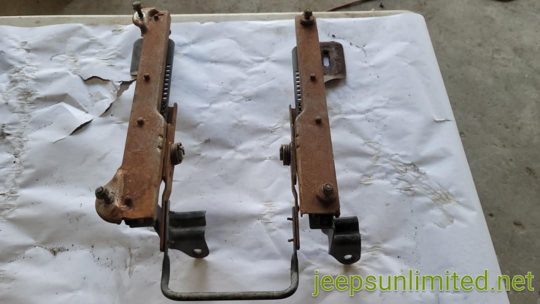 Cherokee XJ Front Seat Bracket and Manual Slider Driver Left Side 96-01 XJ 05014656AA
