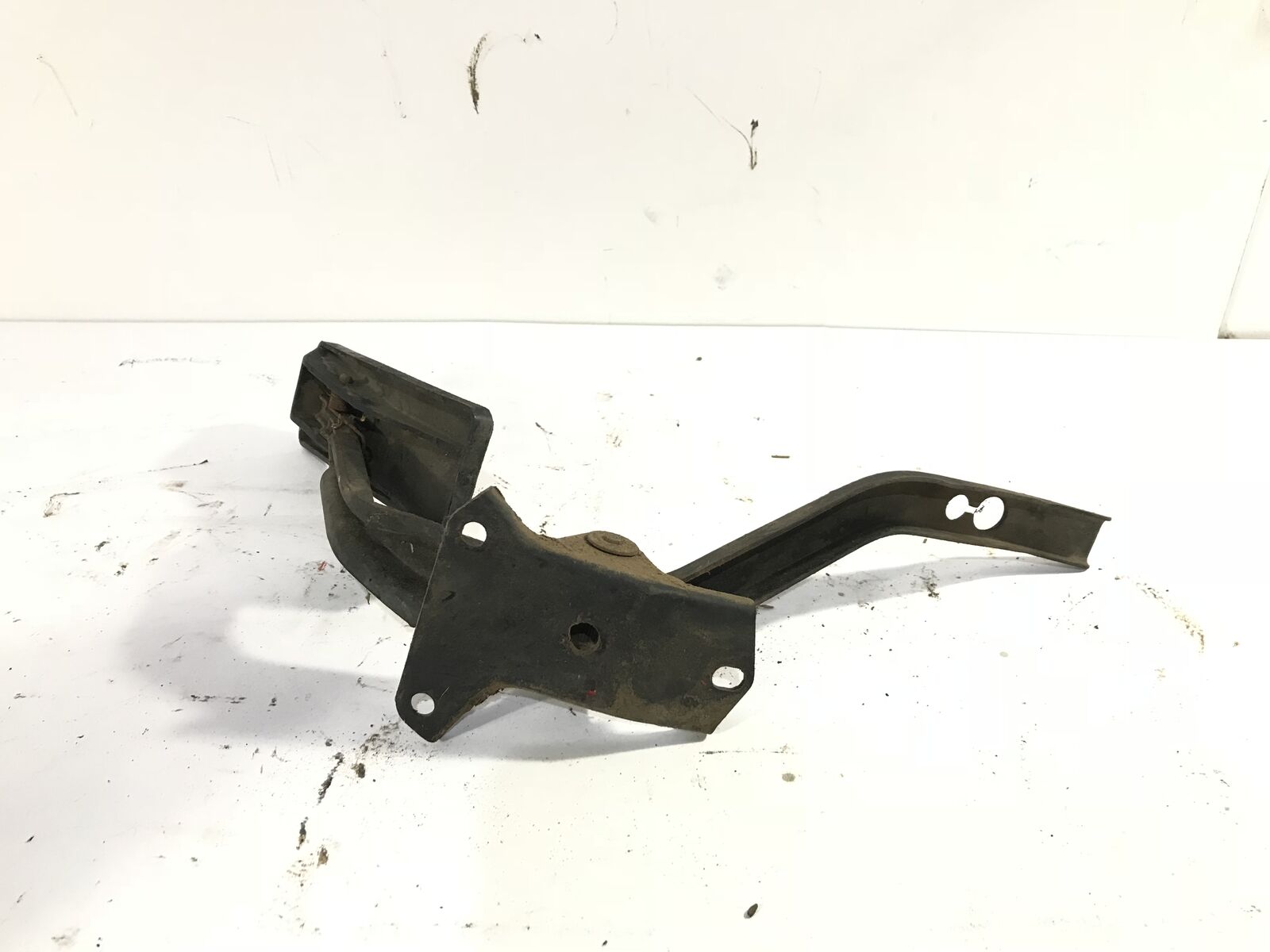 Gas Pedal Assembly Accelerator Fuel Throttle 7695 YJ CJ5 CJ7 CJ8 52079205 Parts Breakers