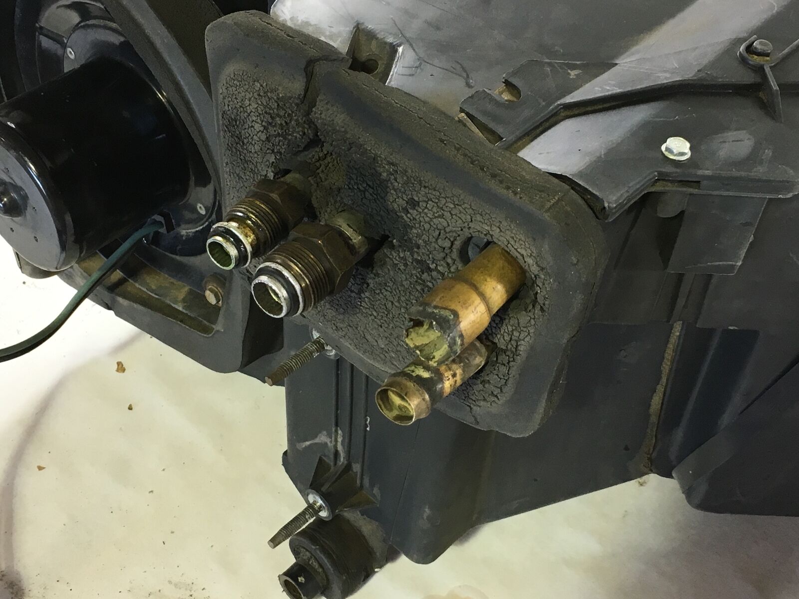 Cherokee XJ Comanche Heater Box Assembly with A/C 19841993 Parts