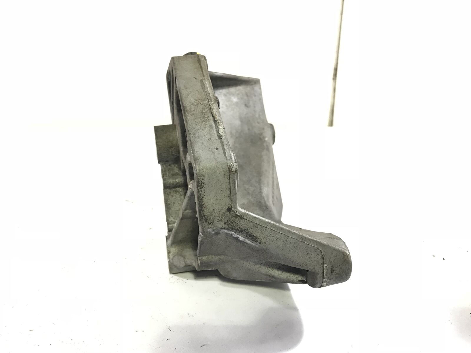 Power Steering Pump Bracket Mount 19871990 XJ MJ 53002910 8953002910