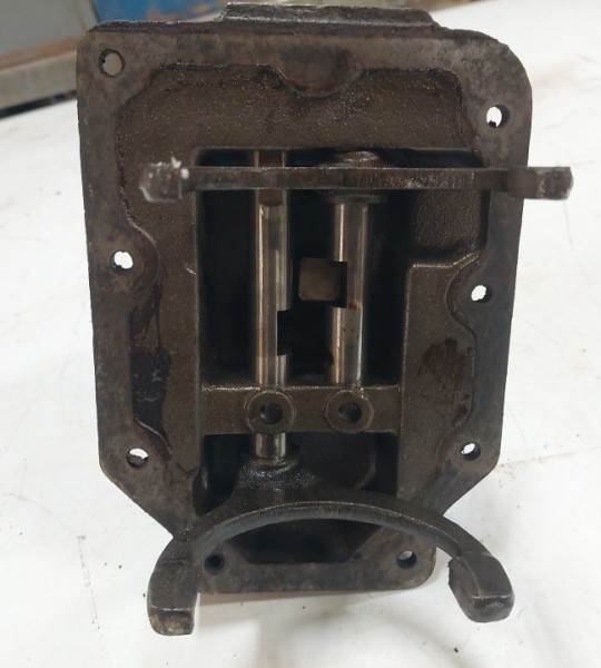 76-79 CJ T150 Top Cover Shifter Assembly MT 2603357