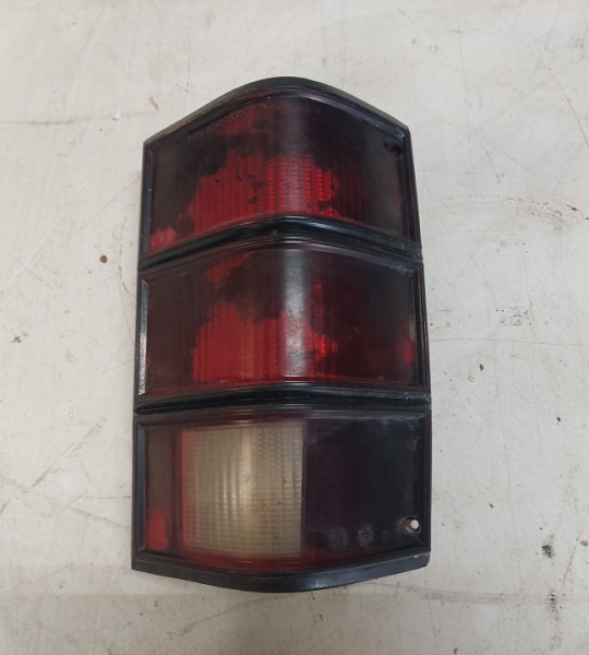 Comanche MJ Passenger Side Tail Light 86-92 SF8956001034