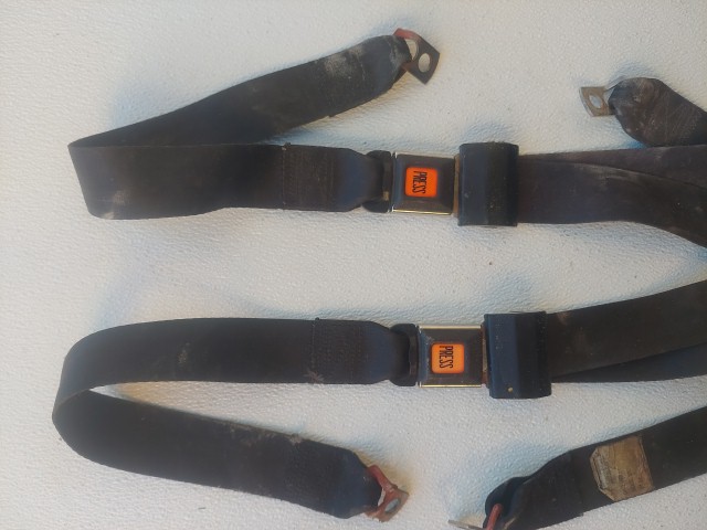 Wrangler YJ Rear Seat Belt Set Buckles Receivers Lap Belts 87-91