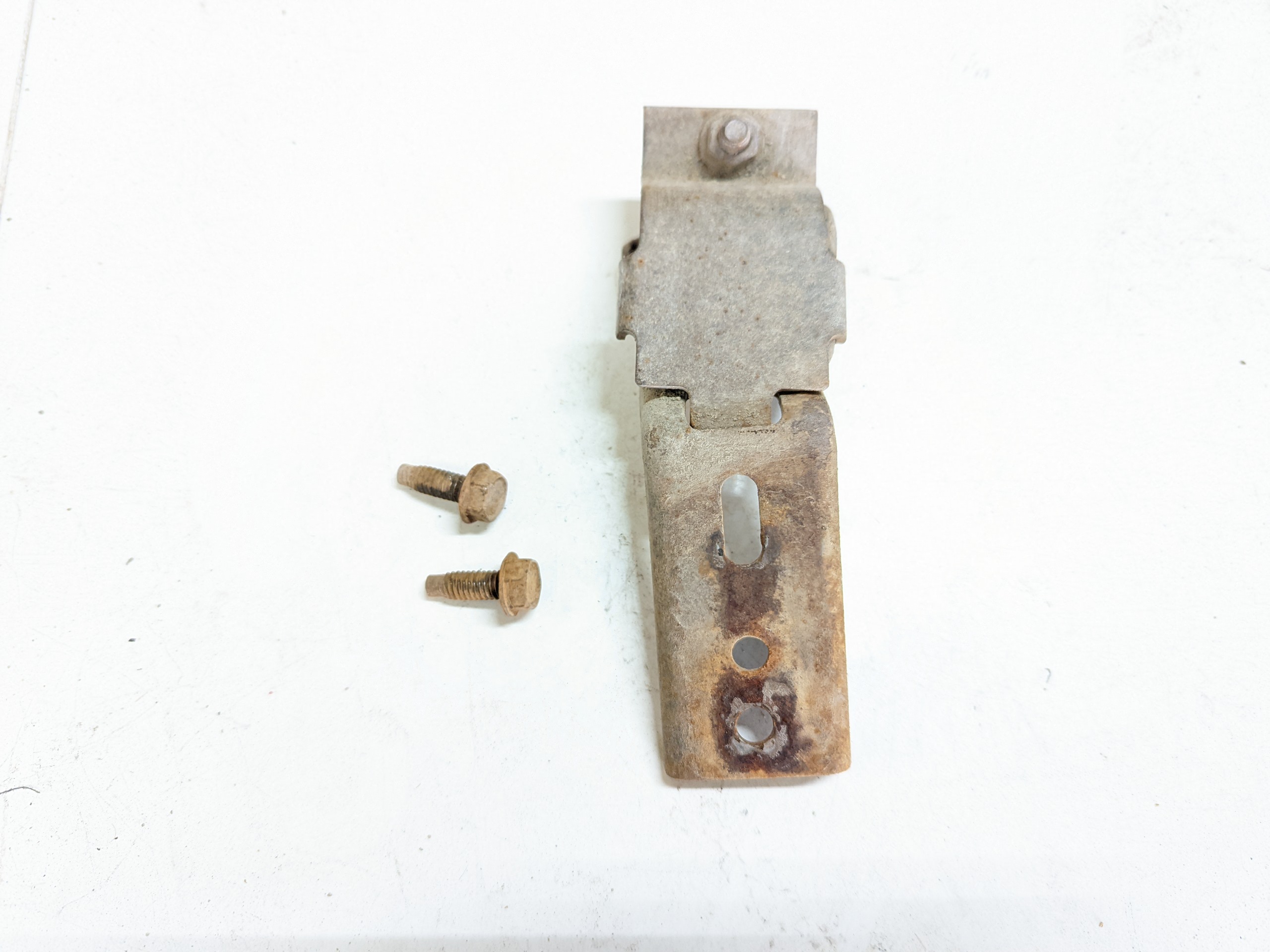 Wrangler YJ Rear Tail Pipe Exhaust Hanger Isolator Bracket 52003426